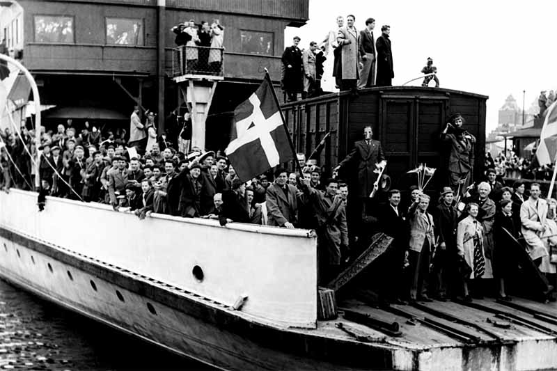 Dánski civilisti na lodi počas úniku pred nacistickou okupáciou, Dánsko druhá svetová vojna