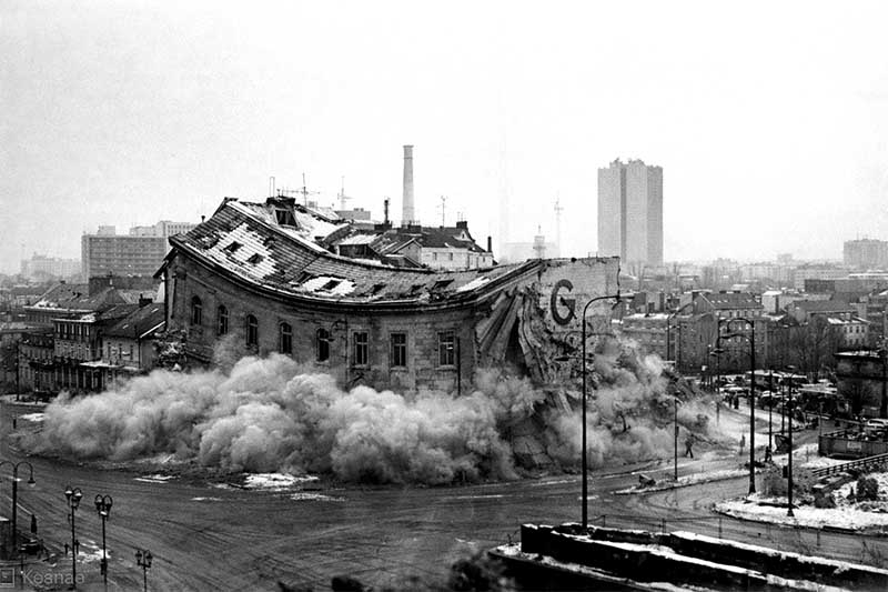 Bratislava Podhradie – historická zástavba počas búrania, stará fotografia mesta