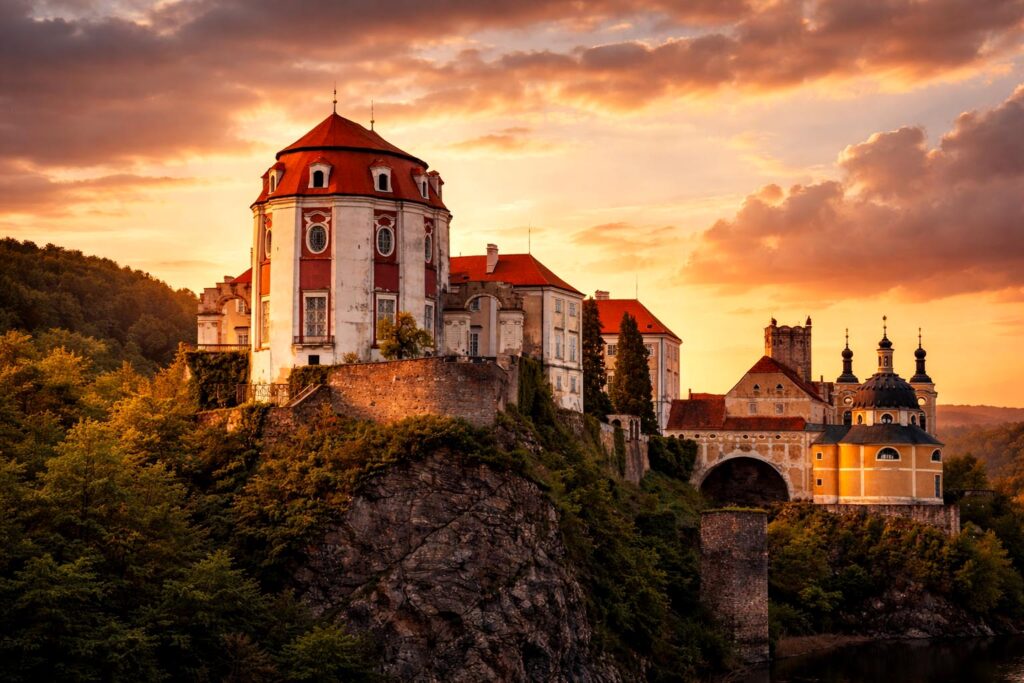 Zámok nad zeleným morom